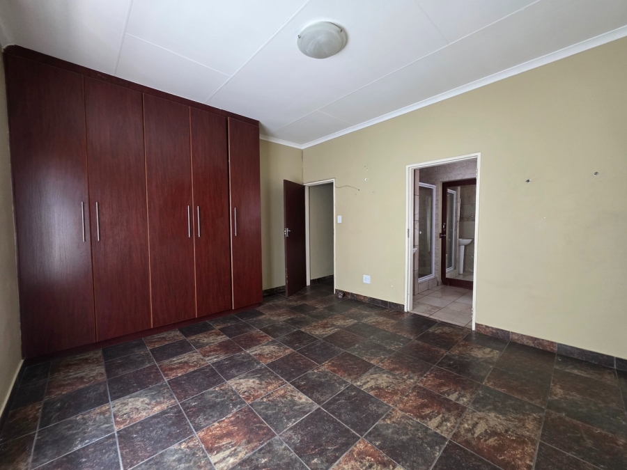 3 Bedroom Property for Sale in Waterkloof East North West